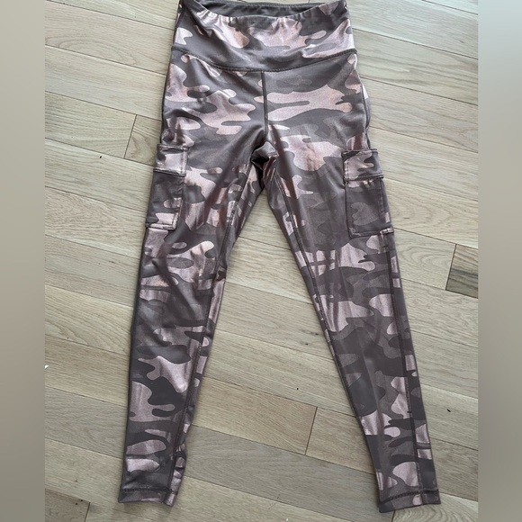 Camo Print rose gold and brown Women's workout kit bra and leggings size small - Picture 4 of 10